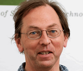 Nick Barton: Understanding how selection and gene flow shape sequence variation in an <i>Antirrhinum</i> hybrid zone Nick Barton: Understanding how selection and gene flow shape sequence variation in an <i>Antirrhinum</i> hybrid zone