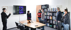 Ideenaustausch in Zeiten von Corona: Miltos Tsiantis, Angela Hay, Neha Bhatia, Ziliang Hu, David Wilson-Sanchez und Shanda liu (von links).